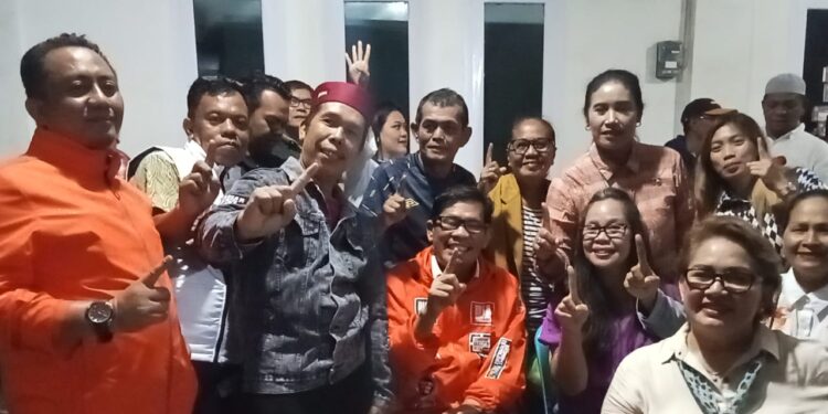 Achmad Badawi foto bersama dengan Calon wakil Gubernur Sulsel Azhar Arsyad